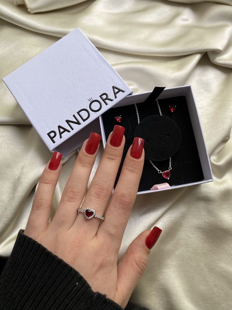 Набор Pandora Пандора кольцо + сережки + цепочка