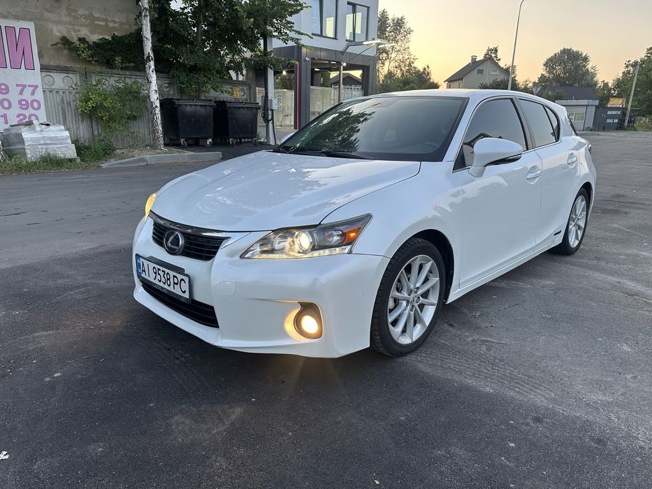 Lexus ct200h 2012p