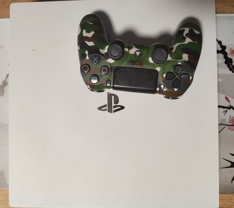 Продам ігрову консоль PS 4 Pro 1tb