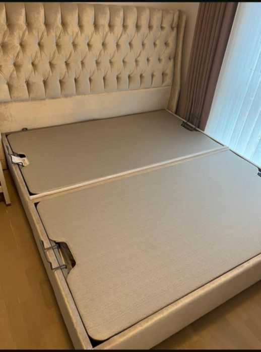 Piękne łóżko sypialniane