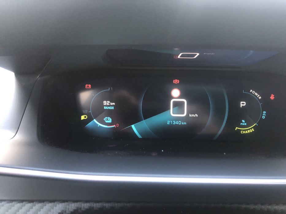 Peugeot e 2008 Пежо електромобіль