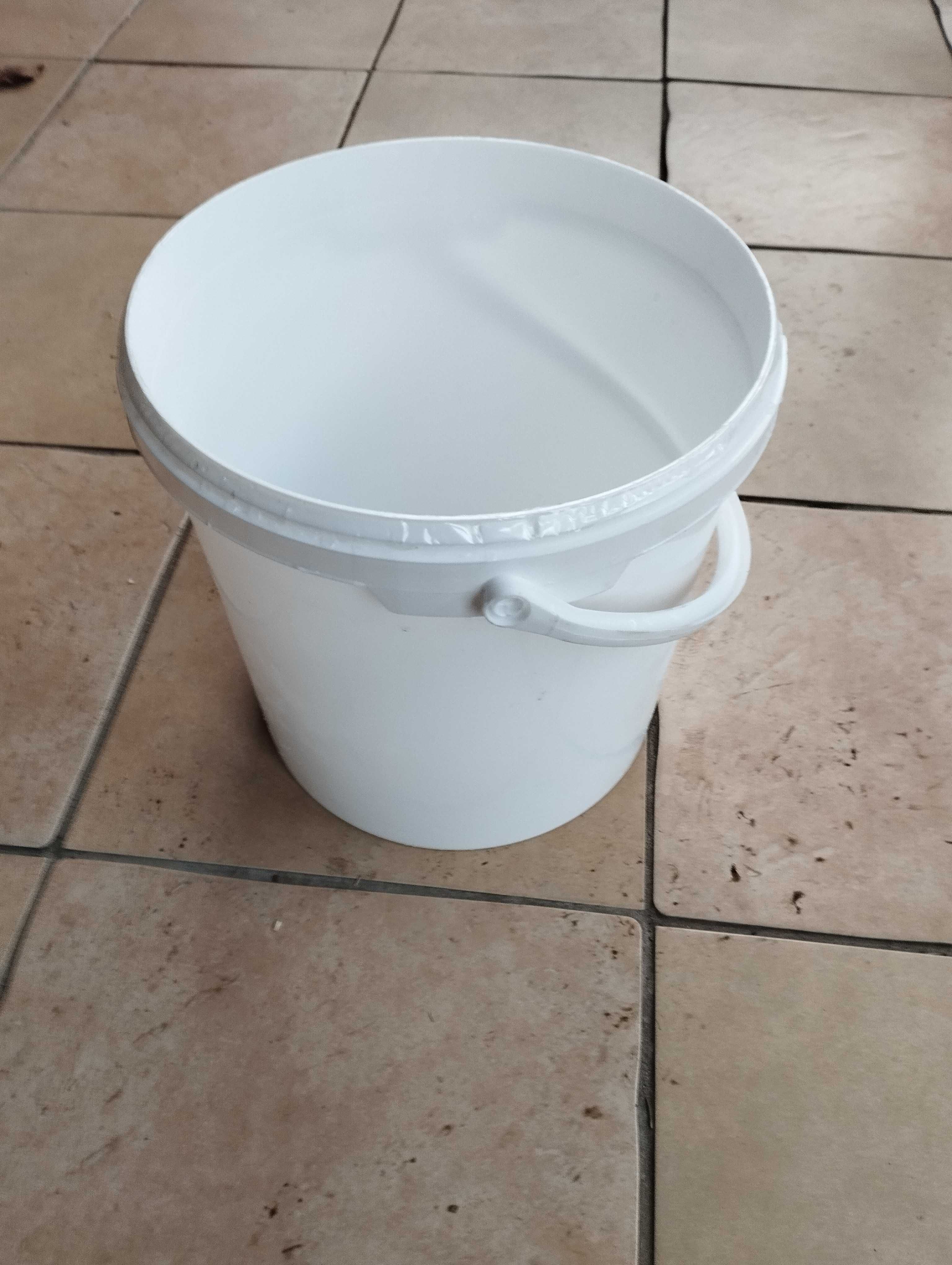 Sprzedam wiadra plastikowe