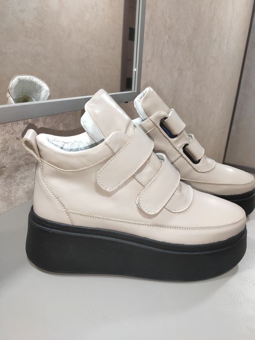 Ботинки женские, зимние, разные модели