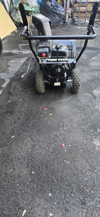 Odśnieżarka spalinowa z napędem NAC ZLST651Q