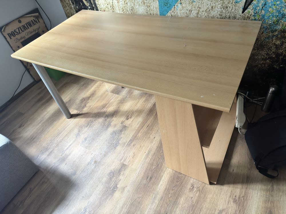 Oddam biurko 150x80 wys. 72 cm za ptasie mleczko