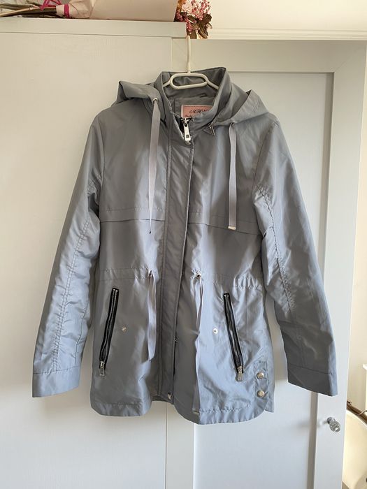 Szara kurtka damska wiatrówka/ przeciwdeszczowa ze ściągaczami