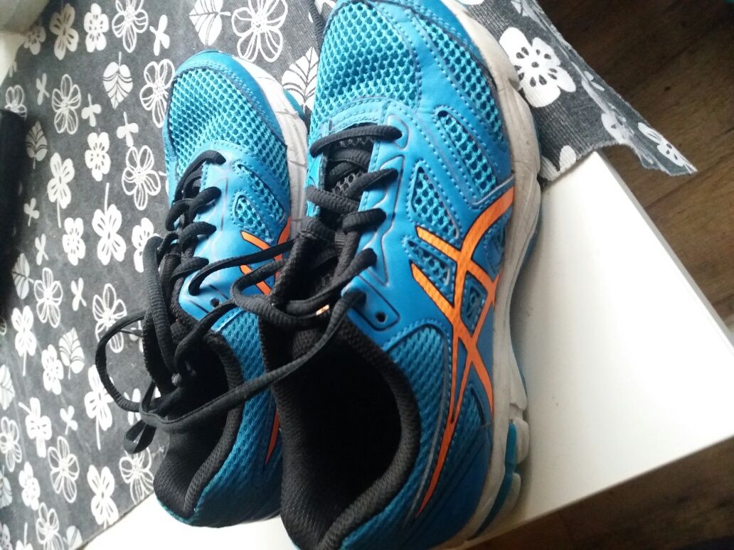 Buty asics rozmiar 33,5