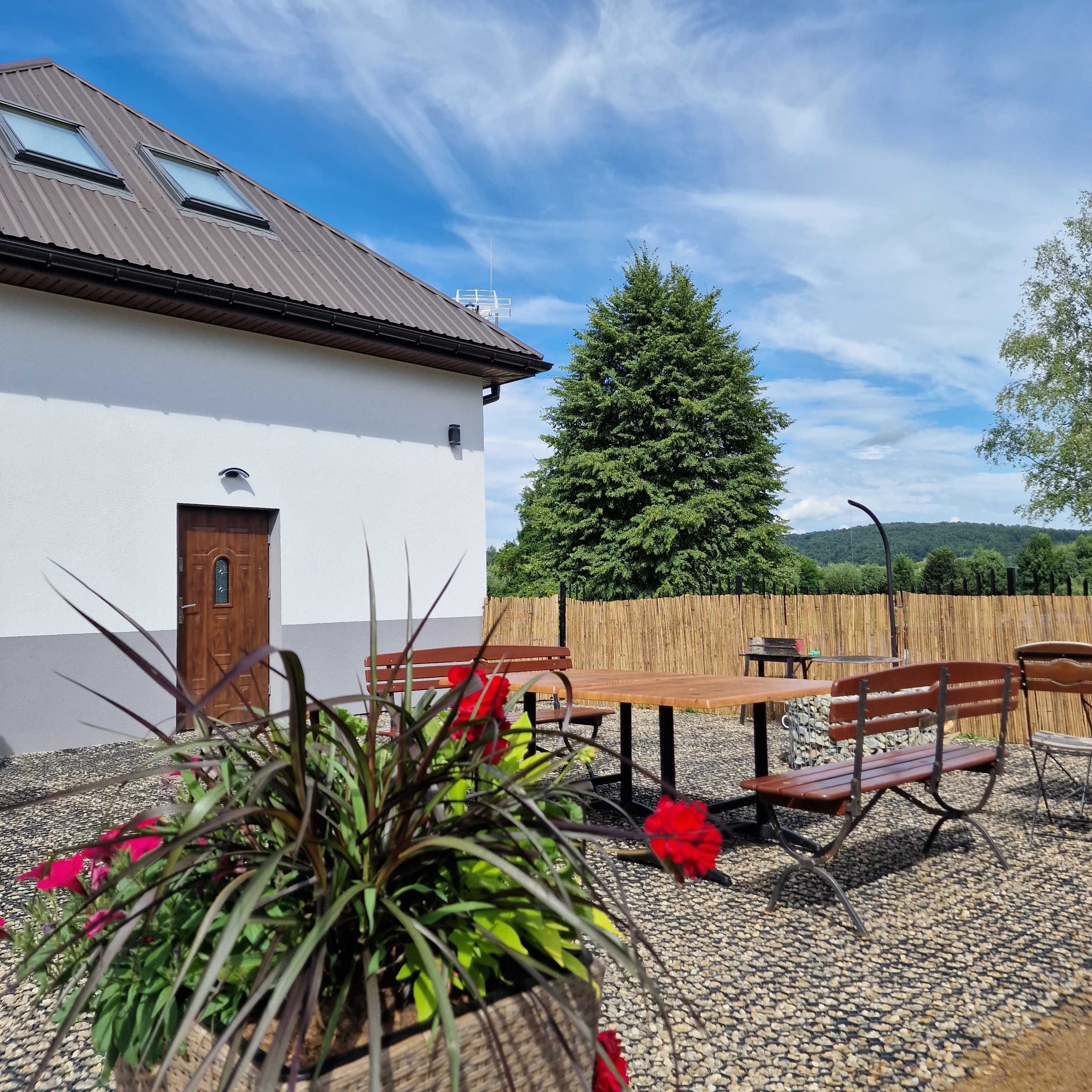 Bieszczady góry noclegi wędkowanie rzeka  wypoczynek wakacje domki