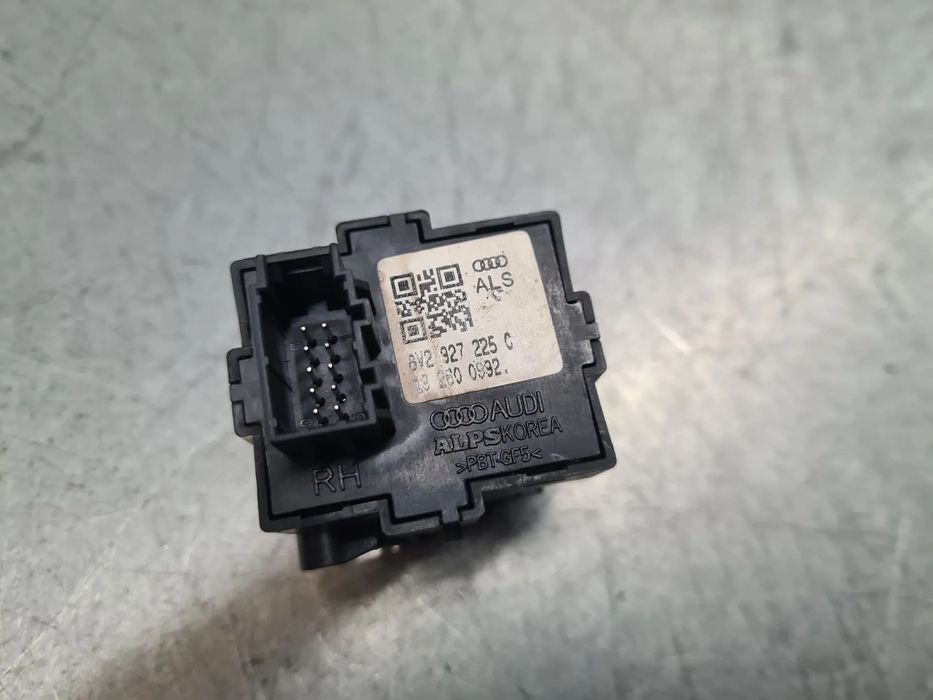 Botão / interruptor travão de parque AUDI A3 (8V1, 8VK)