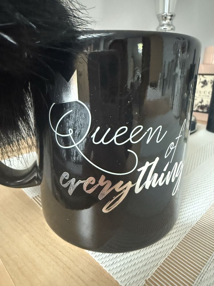 Kubek czarny Queen