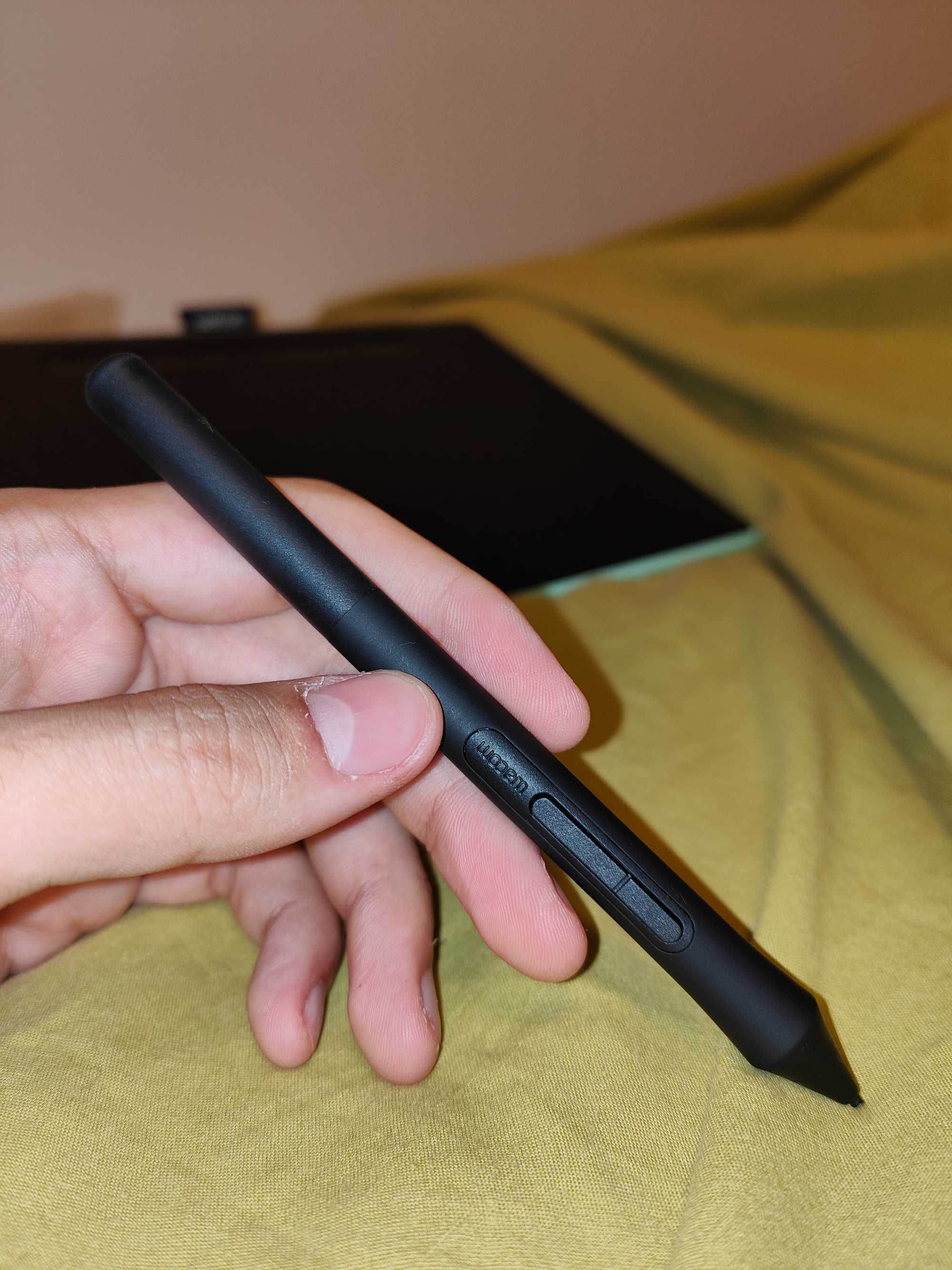 Wacom Intuos M com Bluetooth CTL-6100WL
