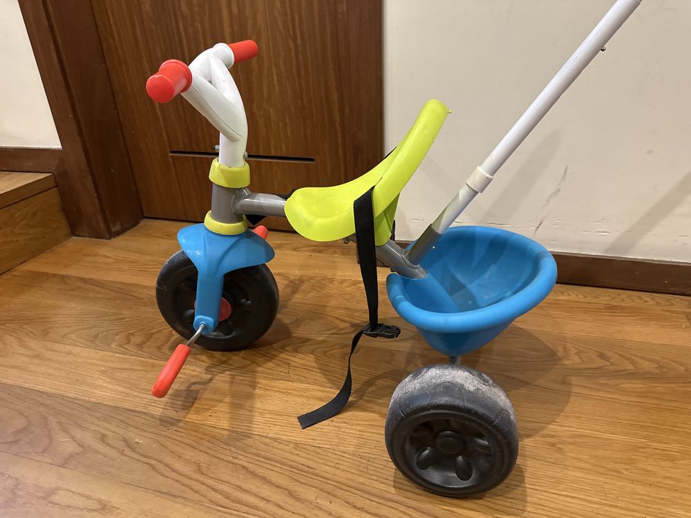 Triciclo Infantil com Haste Guia