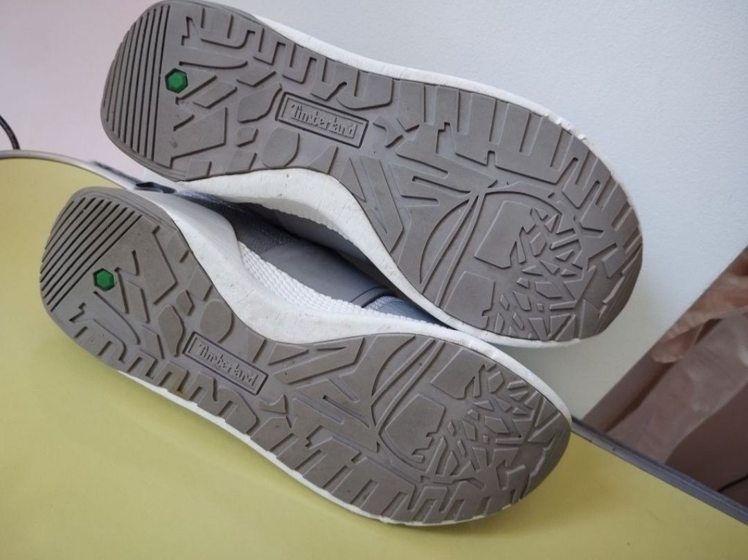 Фирменные классные кроссовки женские  Timberland 37 р. В  идеале,