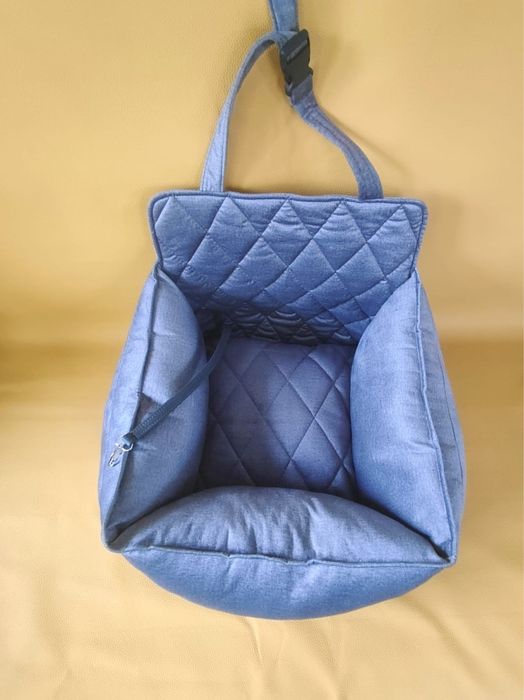 Fotelik samochodowy dla pieska