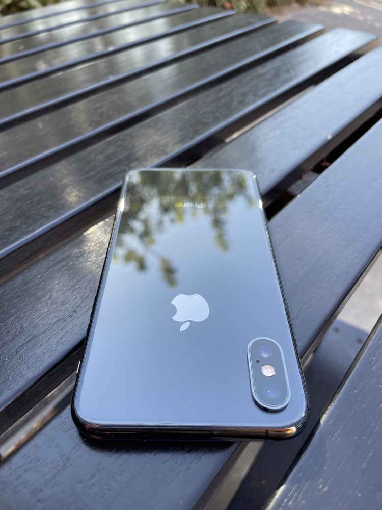 iPhone XS 64GB como novo