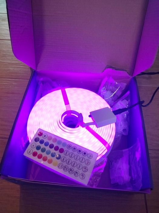 Neonowa lampa sznurkowa LED.