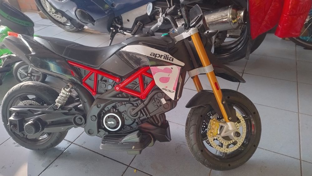 Motor na akumulator MOCNY Aprillia 9oo LED MP3 itp