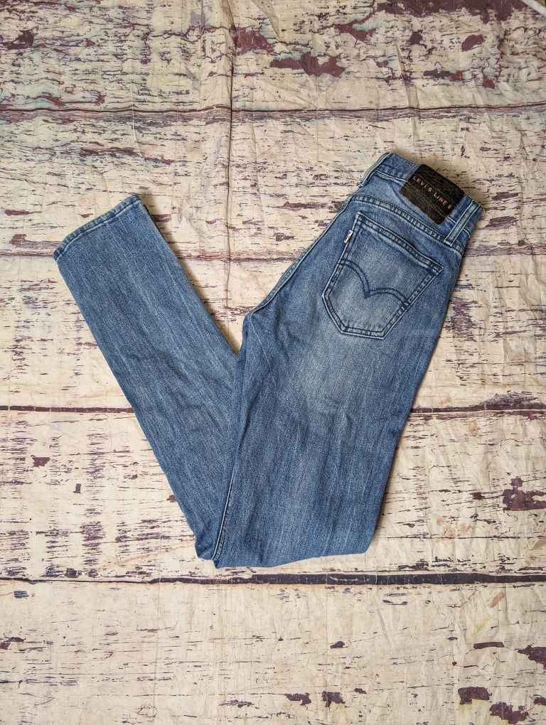 Niebieskie spodnie jeansowe jeansy Levi's Levis line 8 w26 l32