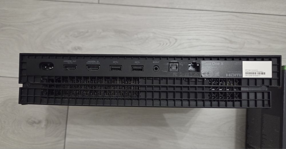 Ігрова ариставка Xbox One X 1 TB