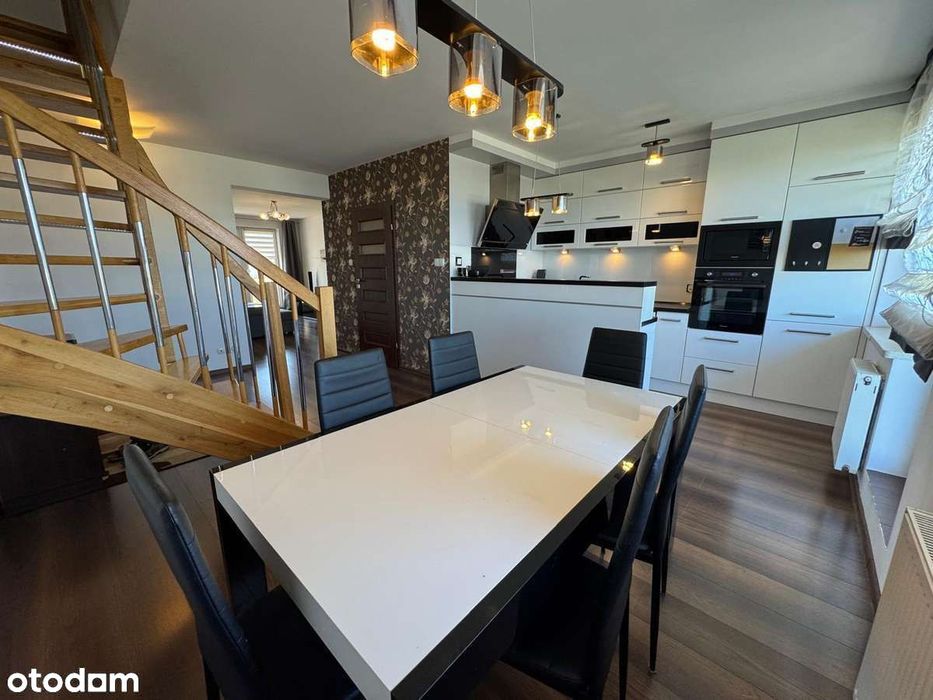 Dwupoziomowe,2 balkony,piwnica z wyposażeniem