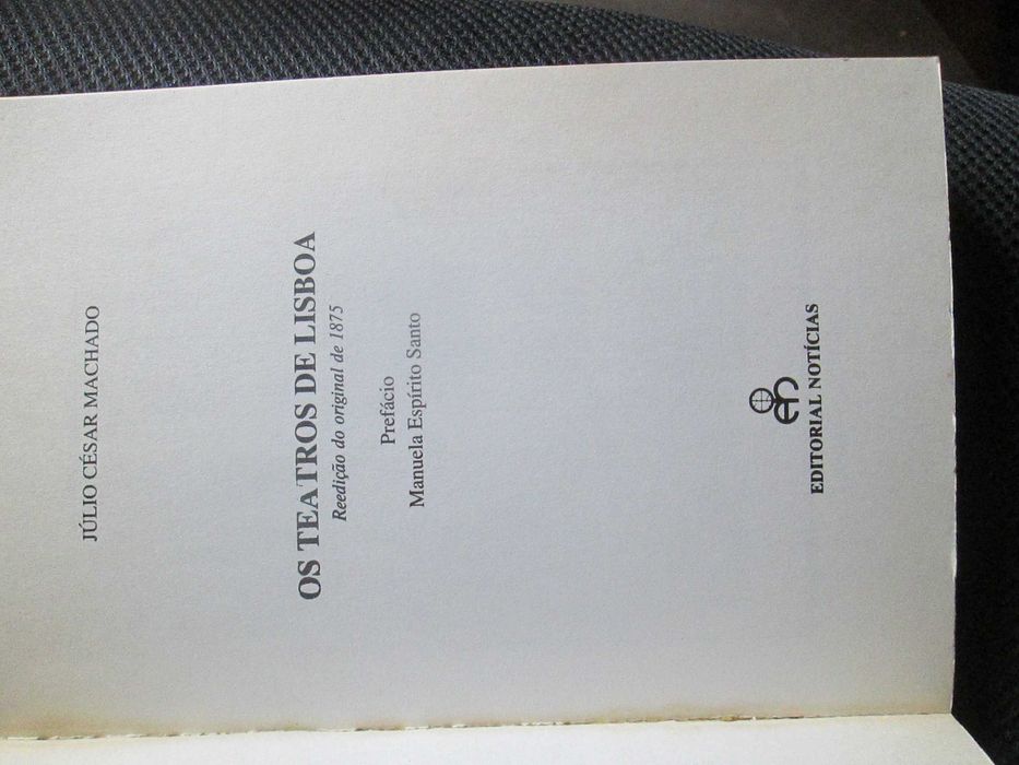 Os Teatros de Lisboa, de Júlio César Machado