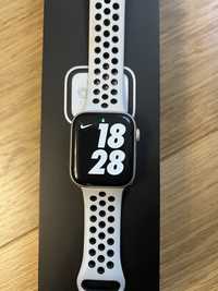 Продам Apple Watch 5 44 mm