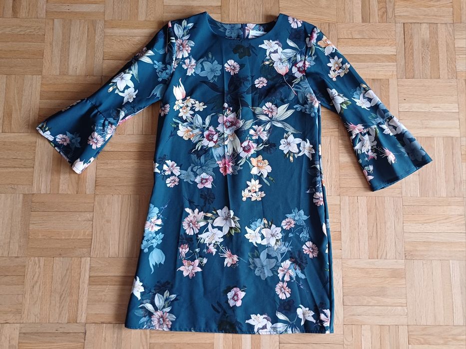 Trapezowa sukienka w kwiaty, 36