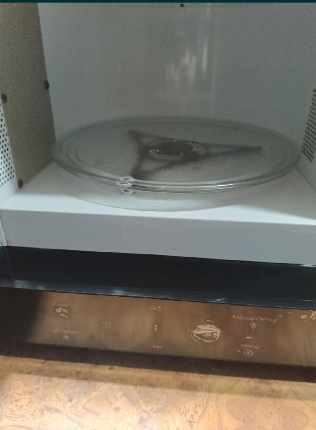 Mikrofalówka Whirlpool MAX34 – sprawna, kompaktowa – 100 zł