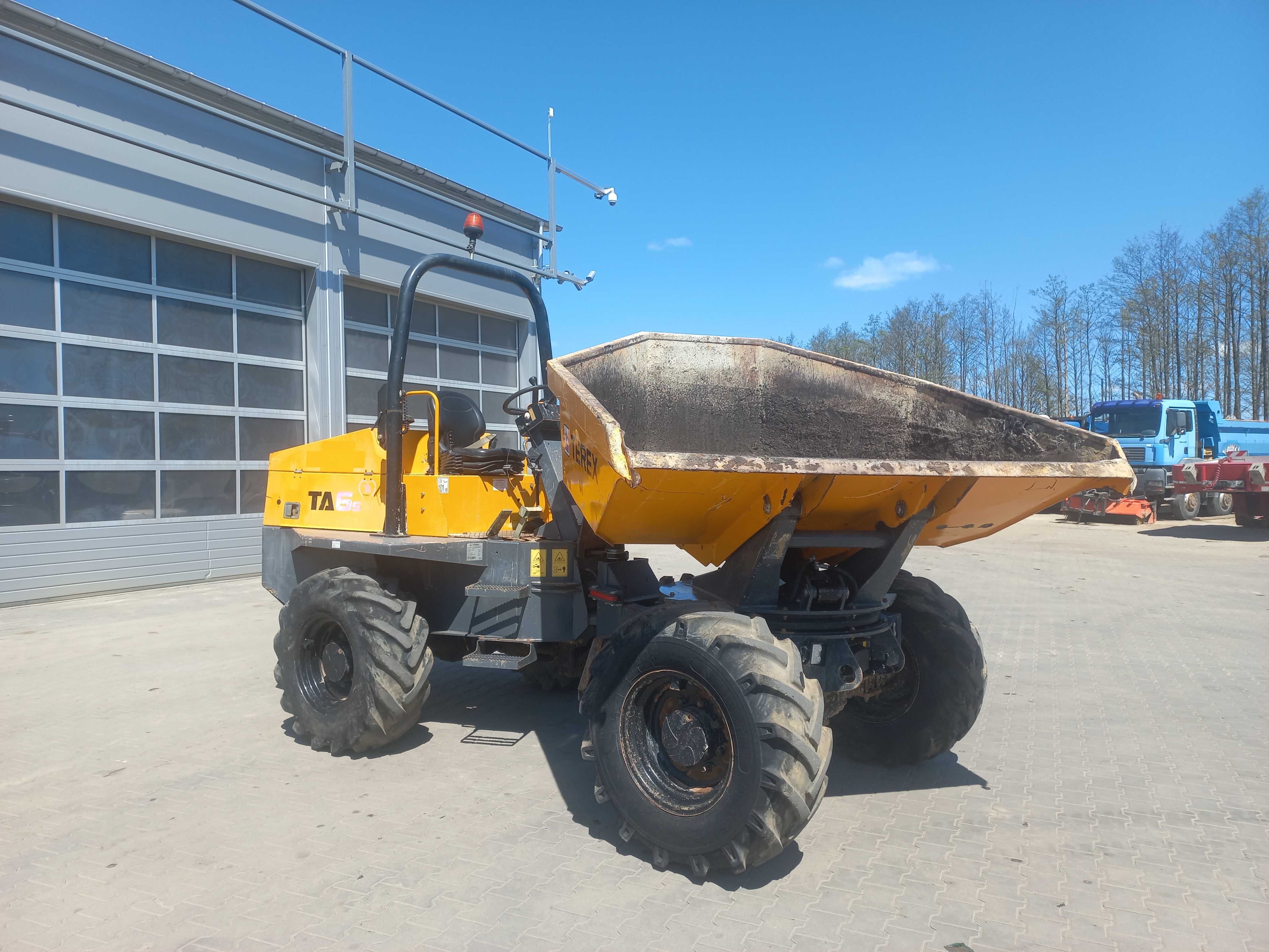 Wozidło przegubowe BELL B30E 6x6 - wynajem wozidła duży wybór