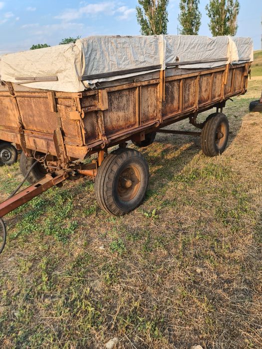 Продаю прицем 2птс 4