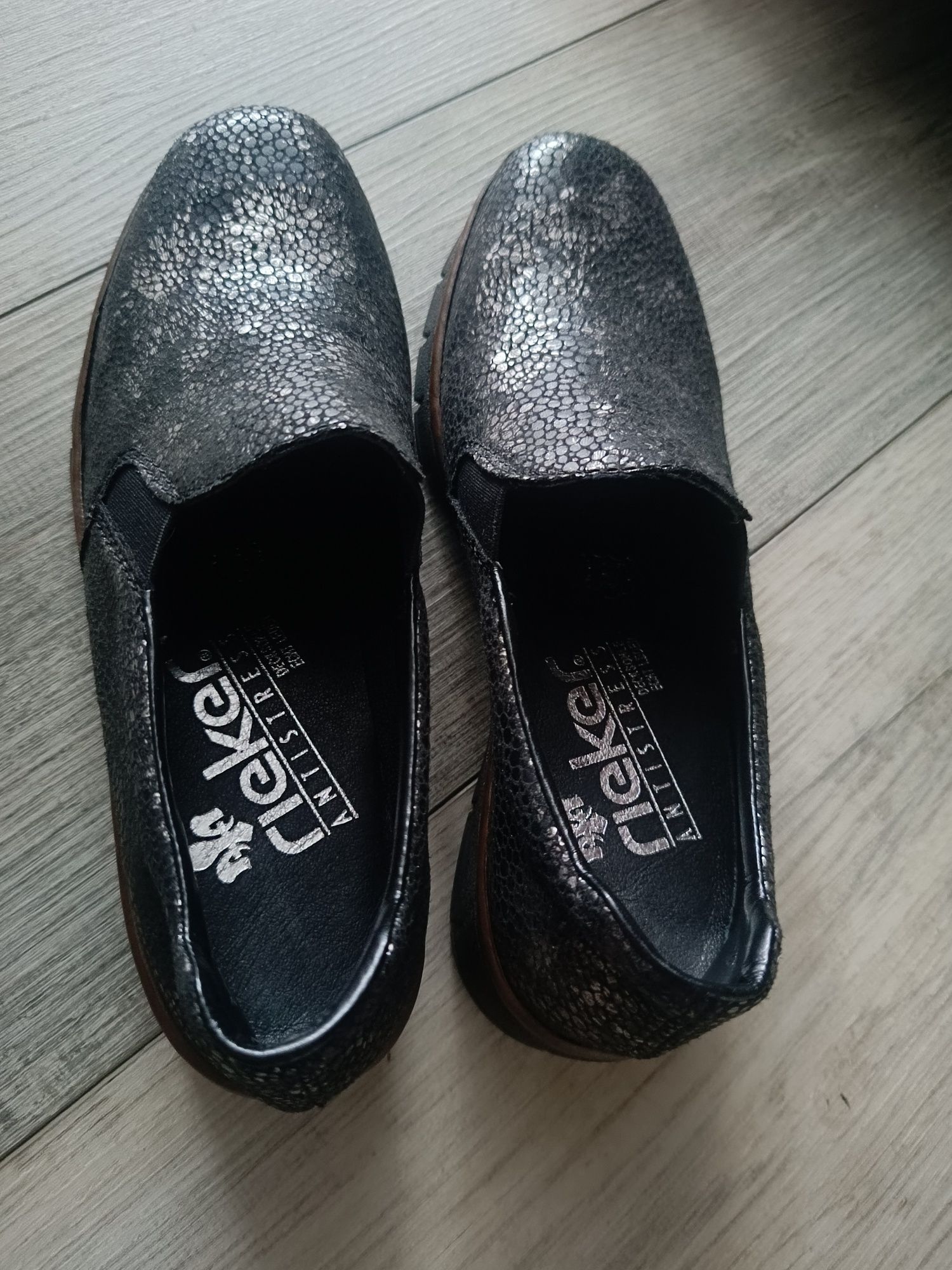 Sprzedam buty skórzane