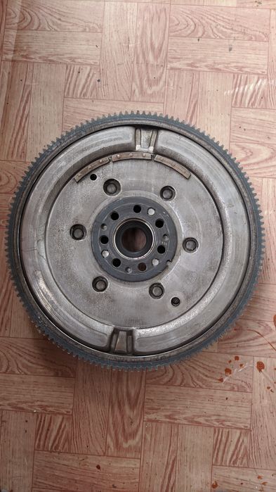 Маховик LUK Renault Scenic 2/Grand Scenic 2/Megane 2 1.9 dCi 415026110