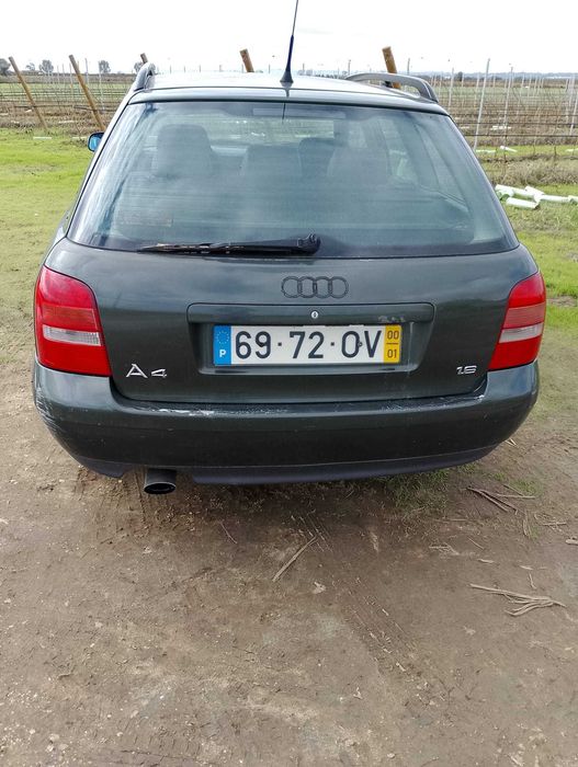 Audi A4 a gasolina e GPL