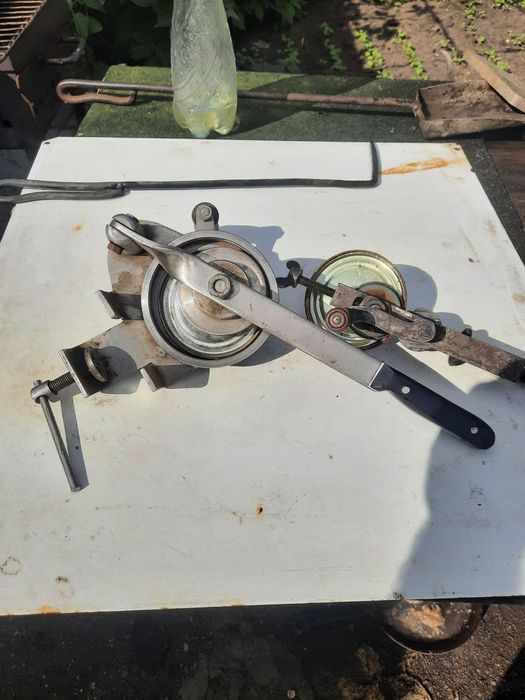 Машинка для выравнивания закаточных крышек