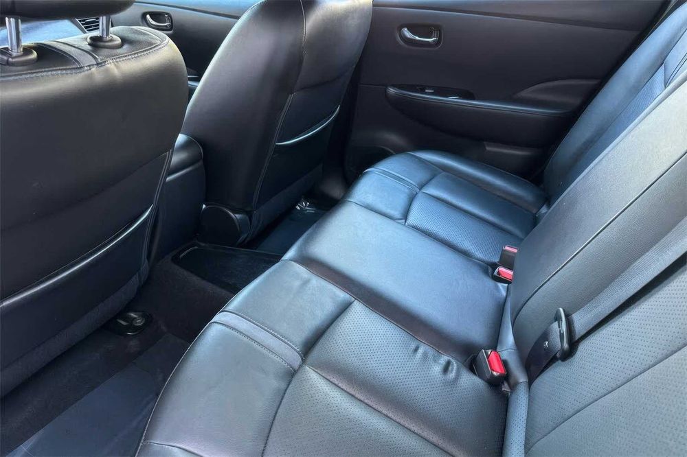 Nissan LEAF SL      2019