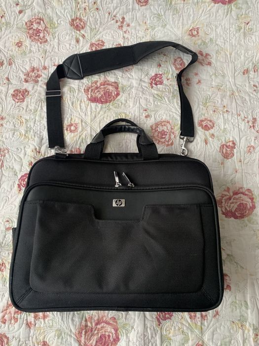 Nowa torba na laptopa, dokumenty