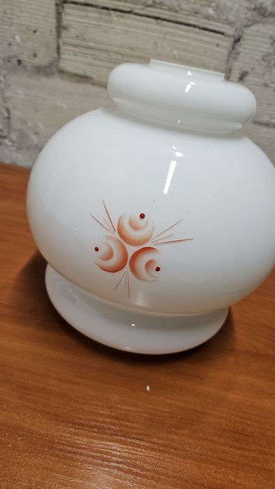 Klosz, abażur, plafon do żyrandola czy lampy