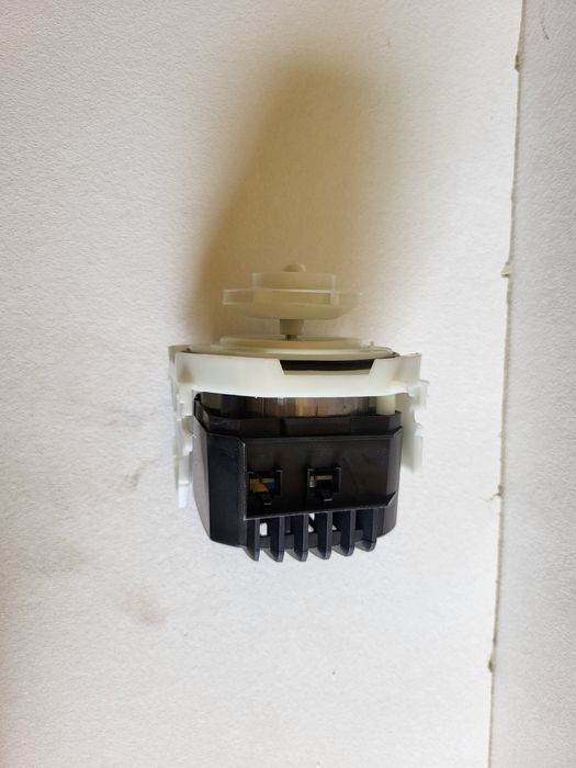 Silnik pompy myjącej do zmywarki Beko  55.220.33.02