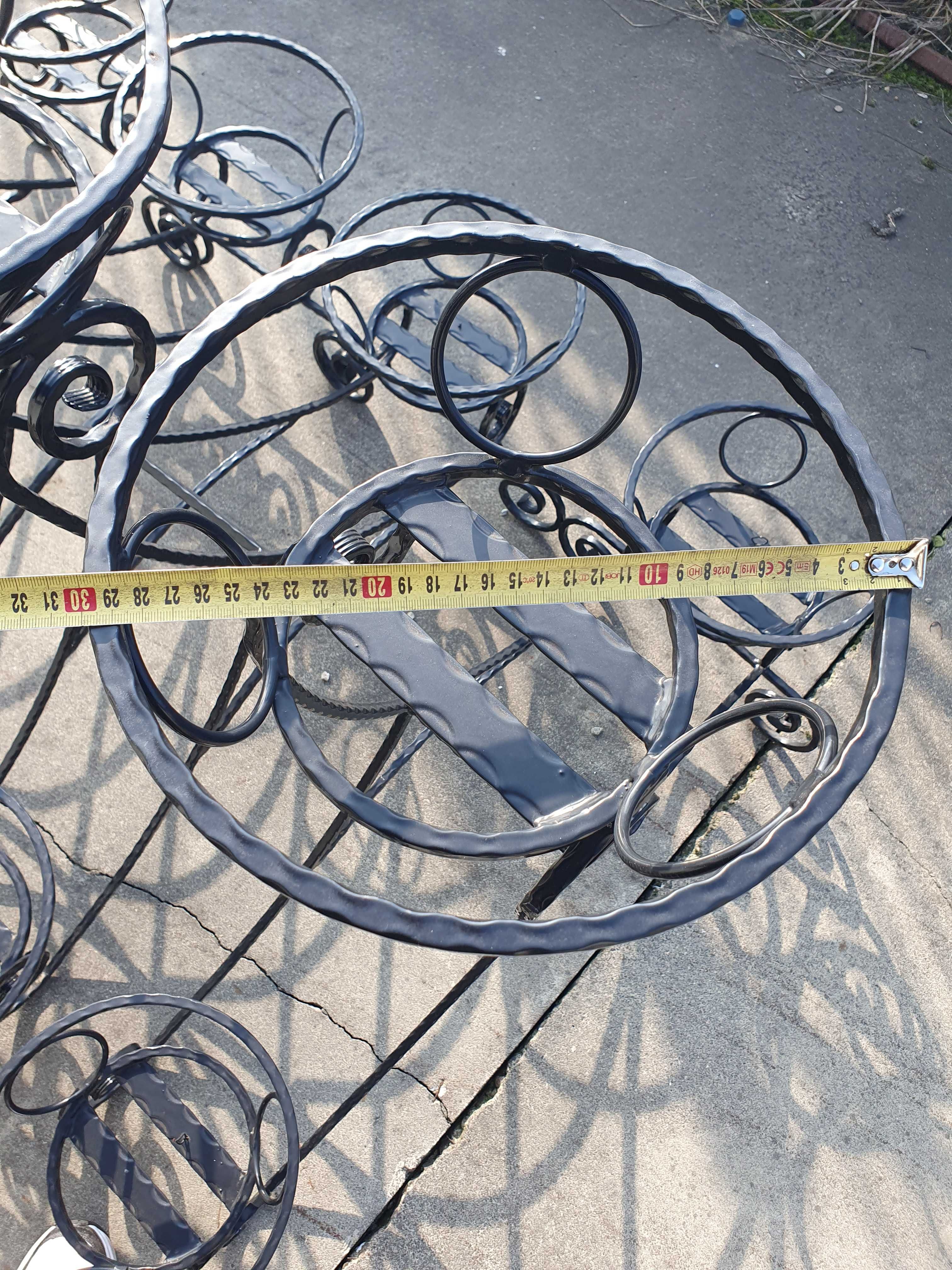 Kwietnik metalowy na trzy donice