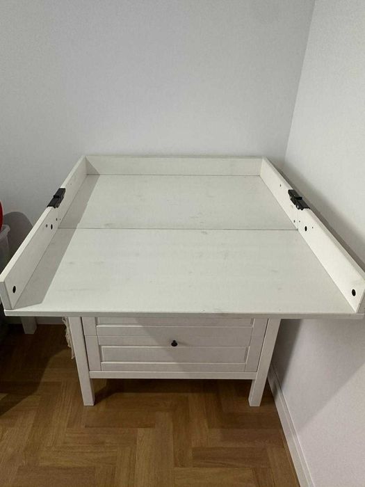 Biała komoda z przewijakiem SUNDVIK, Ikea