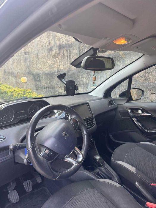 Peugeot 208 1.6 HDi / BlueHDi 75