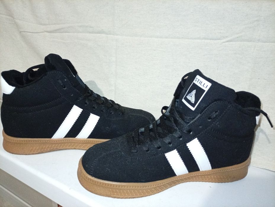 Зимові спортивні кросівки розмір 40