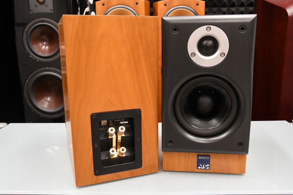kolumny podstawkowe głośniki Monitory stereo ATC SCM7 V2 8 Ohm