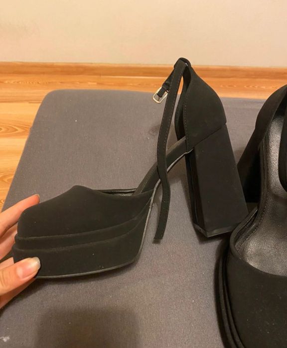 Butki nowe z pudełkiem na wysokim obcasie DeeZee