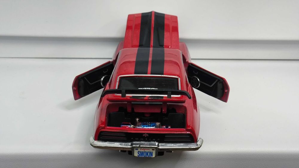 Модель, машинка Pontiac Firebird 1969 1.24 Maisto Prorodz