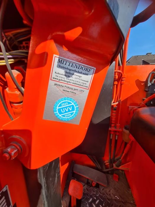 Wózek widłowy czterokierunkowy Kalmar, 3 tony, boczny elektryczny