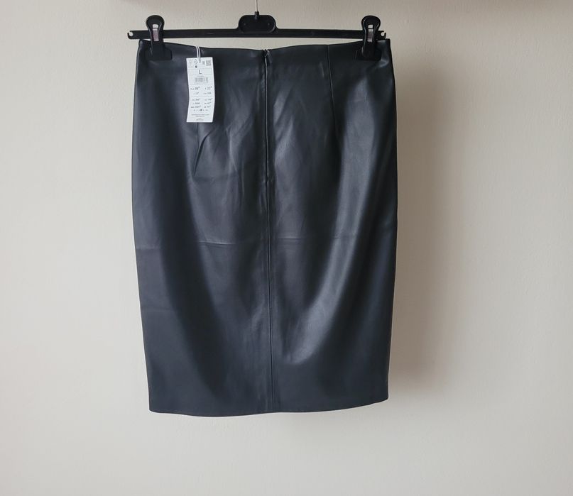 Nowa czarna spódnica ołówkowa z eko skóry prosta za kolano