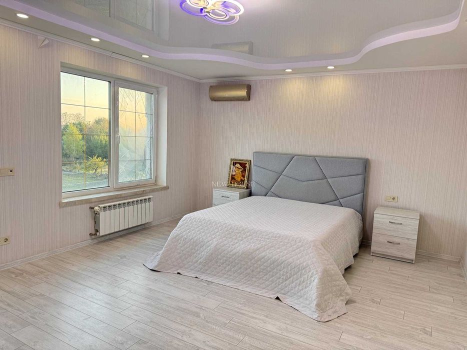 БЕЗ КОМІСІЇ! Єоселя!Продається 4-к таунхаус в Святопетрівському районі