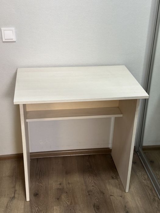 Продам письмовий стіл