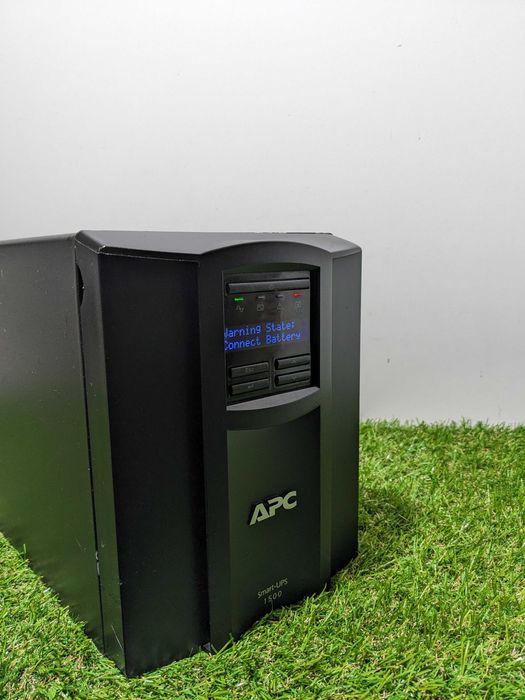 Источник бесперебойного питания (ИБП) APC Smart-UPS 1500VA LCD 230V